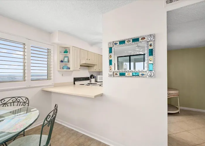 2 Bedroom Side Ocean View Atlantis With Pool! *