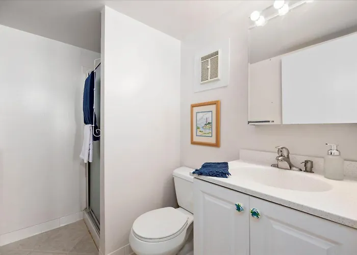 2 Bedroom Side Ocean View Atlantis With Pool! *